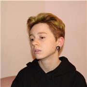 Neo diplomato da Liceo Artistico con indirizzo grafico, amo stimolare menti creative